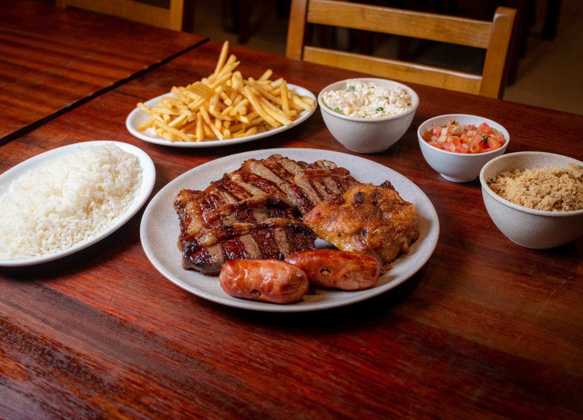 Churrasco misto à moda da casa no Braseiro Gaúcho